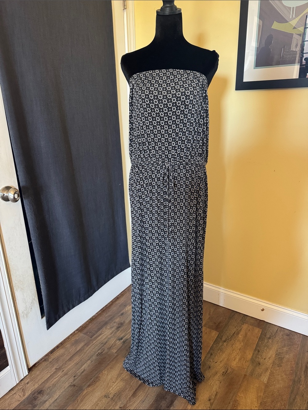 Old Navy Navy and White Strapless Printed Maxi Skirt